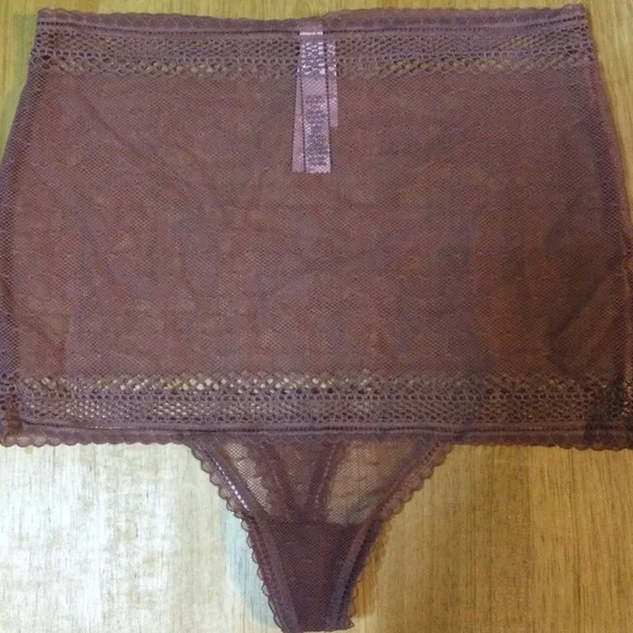 ISO VICTORIA’S SECRET HIGH WAIST LACE THONG - Picture 1 of 2